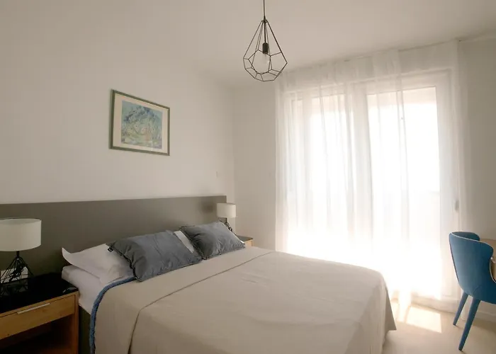 Island View Luxury Apartments