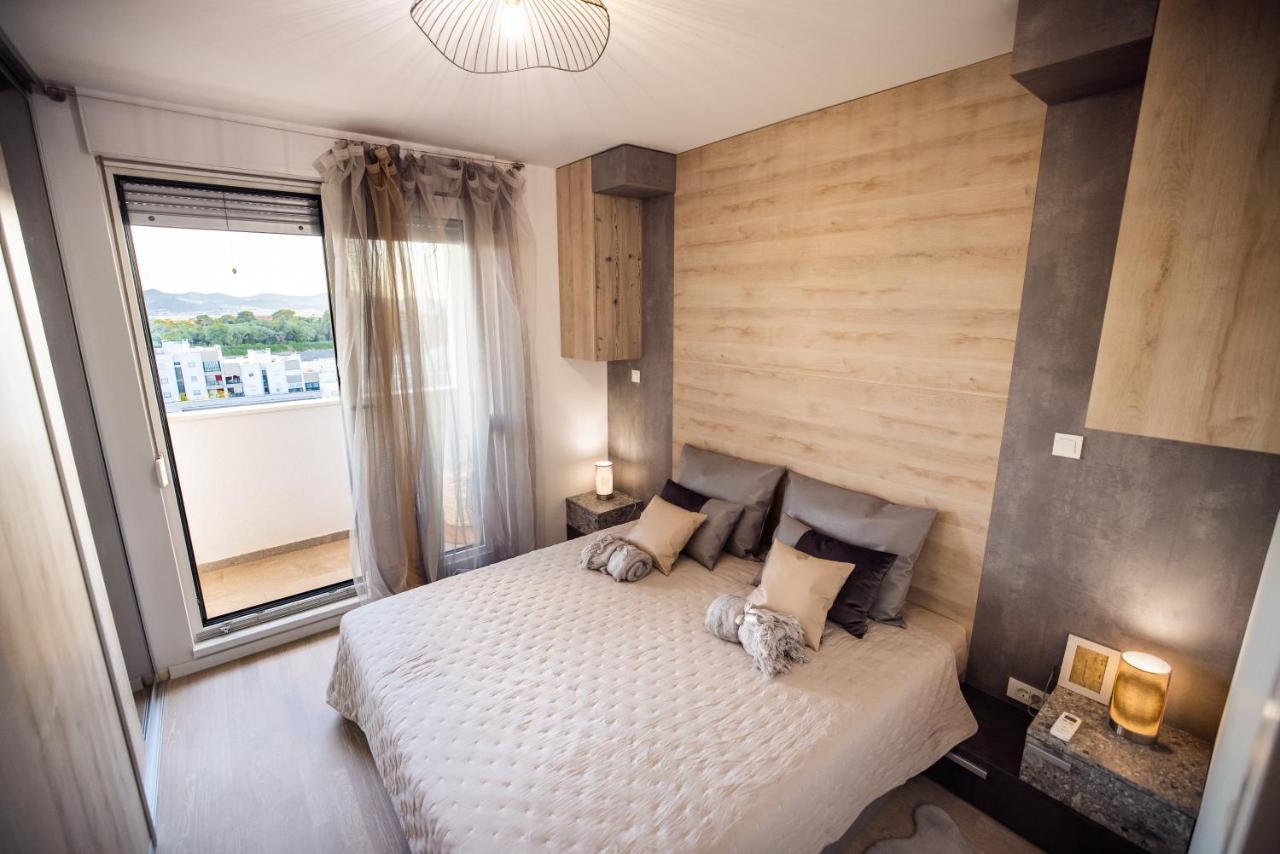 Island View Luxury Apartment
